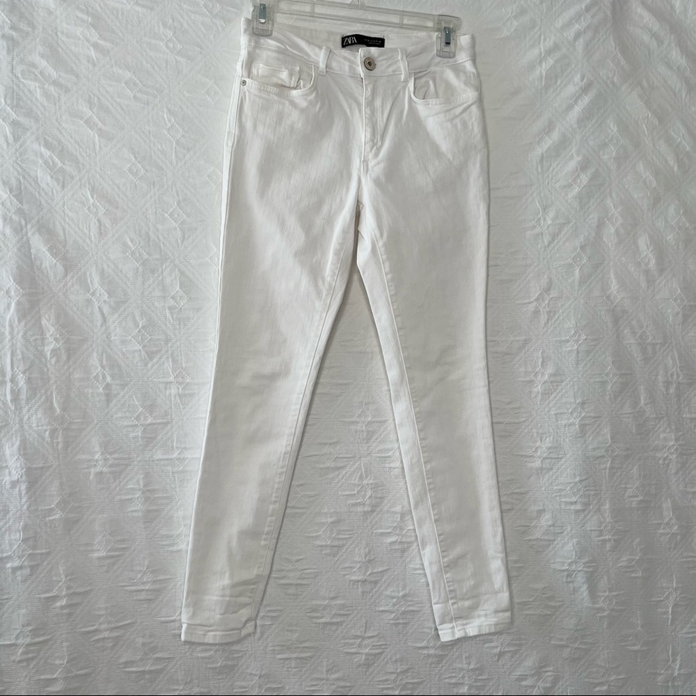 ! Zara White Denim Jeans